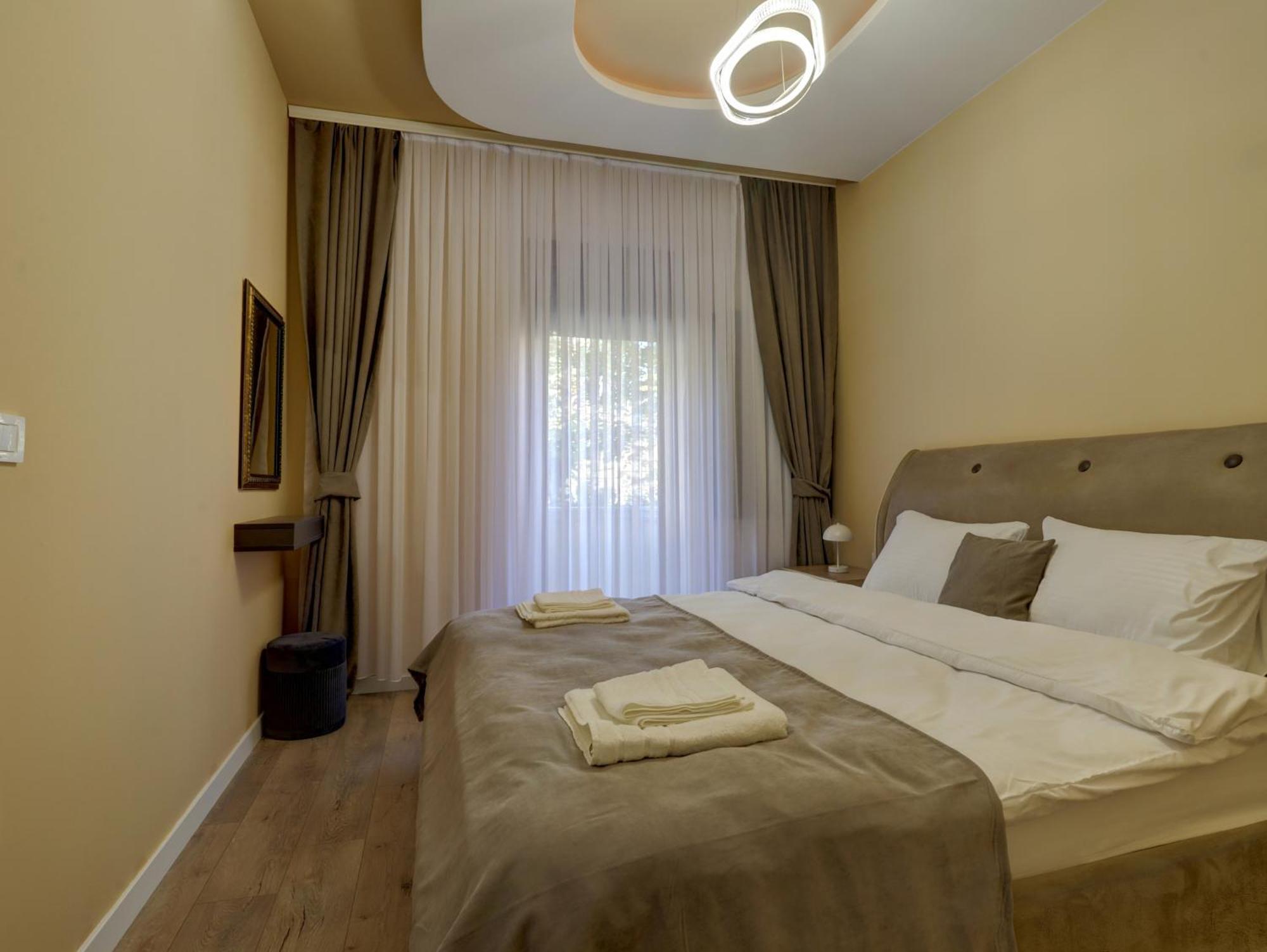 Midtown Prishtina Stays - Central Location Prisztina Zewnętrze zdjęcie