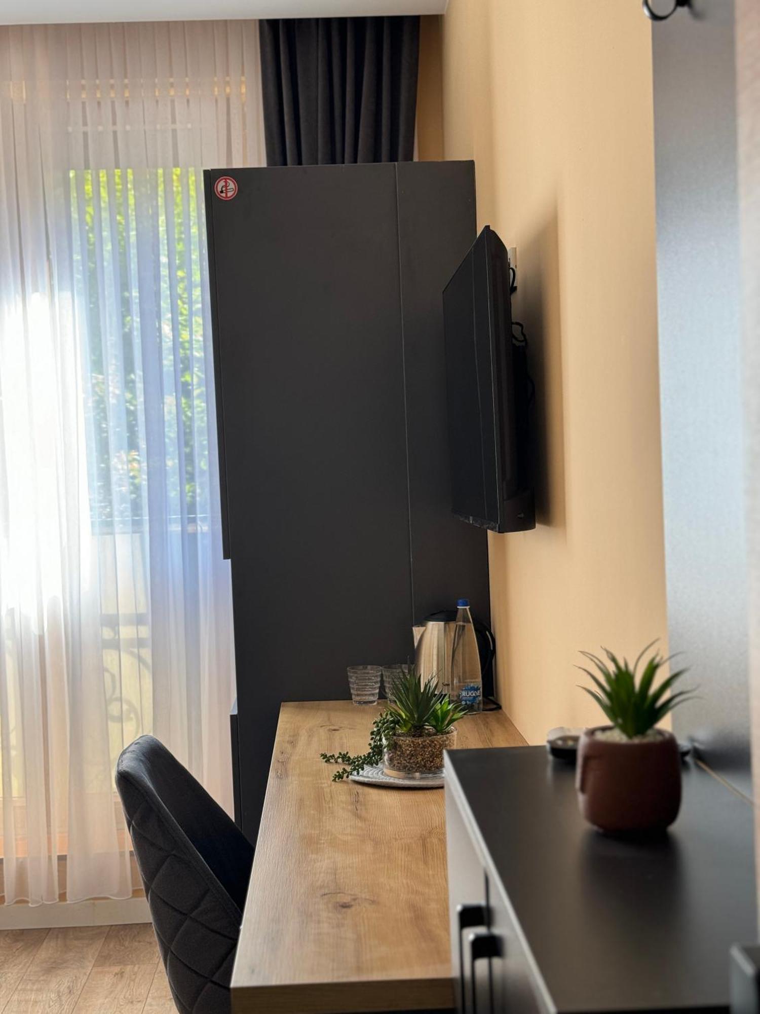 Midtown Prishtina Stays - Central Location Prisztina Zewnętrze zdjęcie