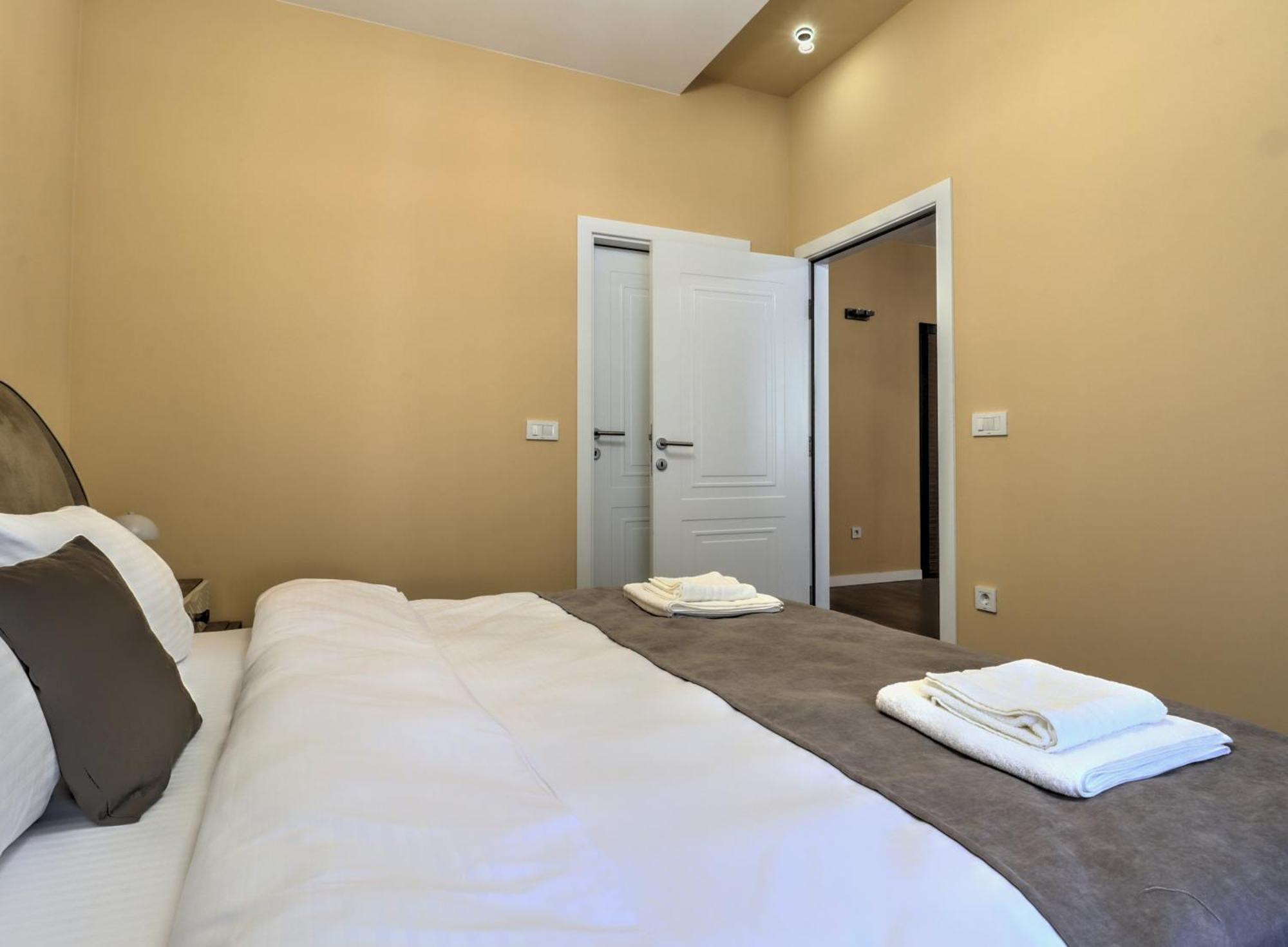 Midtown Prishtina Stays - Central Location Prisztina Zewnętrze zdjęcie