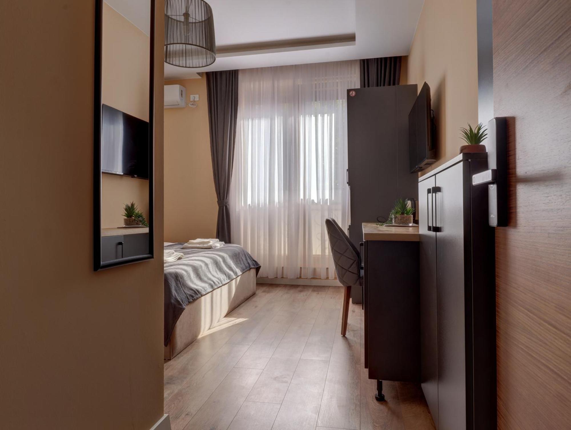 Midtown Prishtina Stays - Central Location Prisztina Zewnętrze zdjęcie