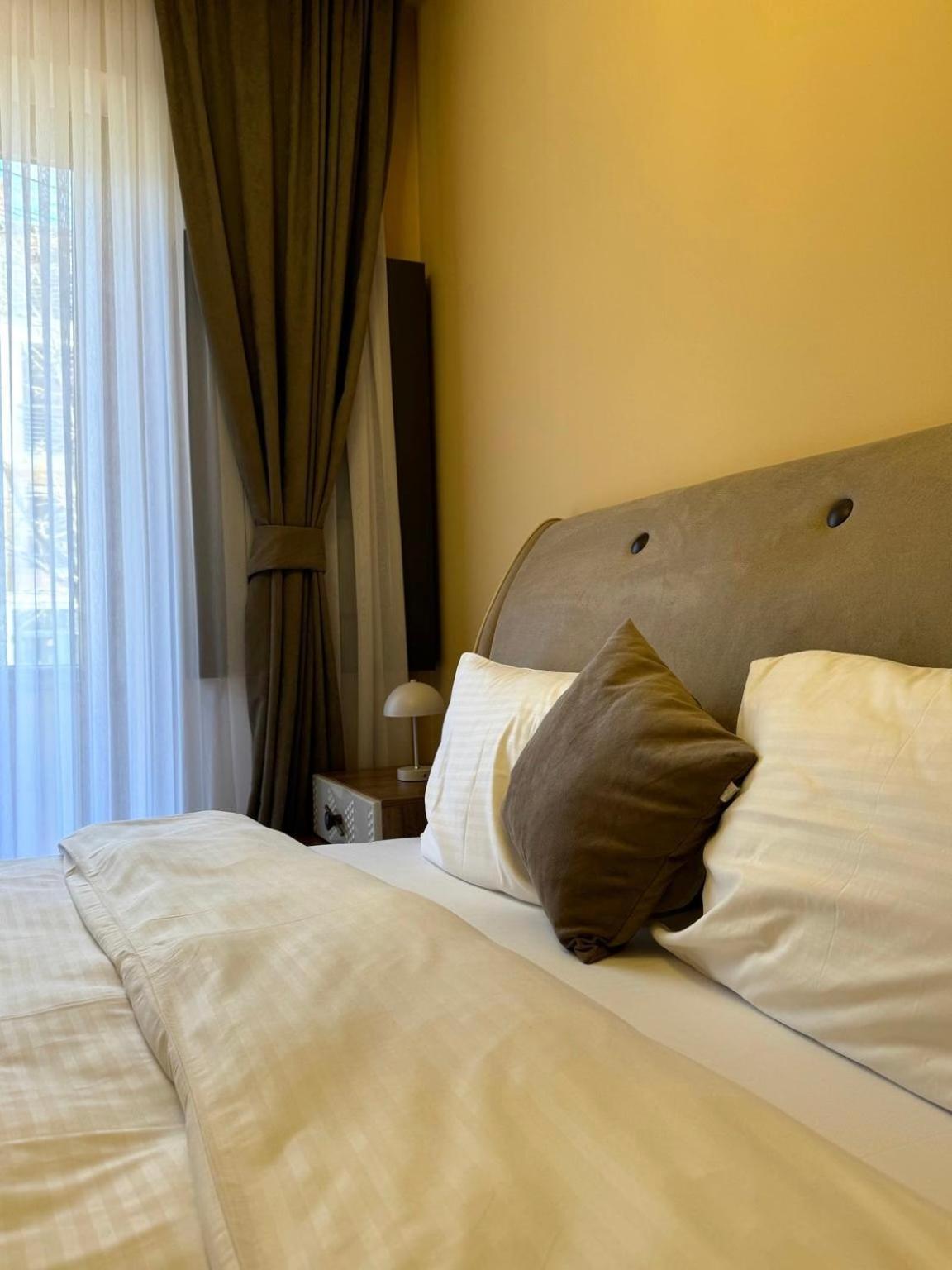 Midtown Prishtina Stays - Central Location Prisztina Zewnętrze zdjęcie